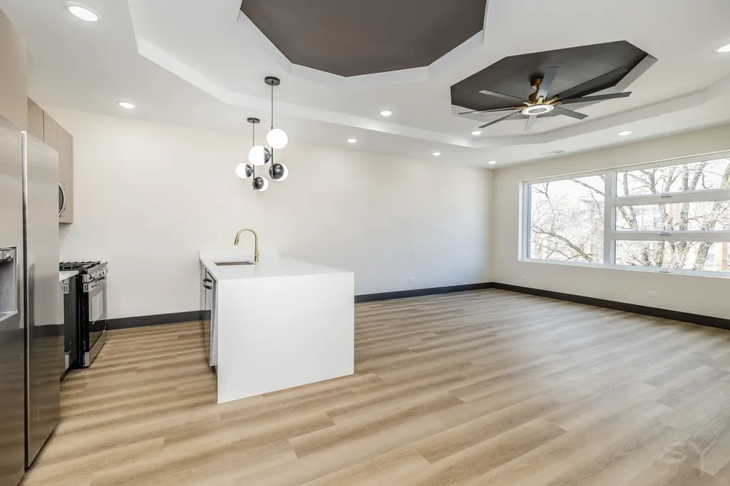 5637-43 South Prairie Avenue Chicago IL 60637