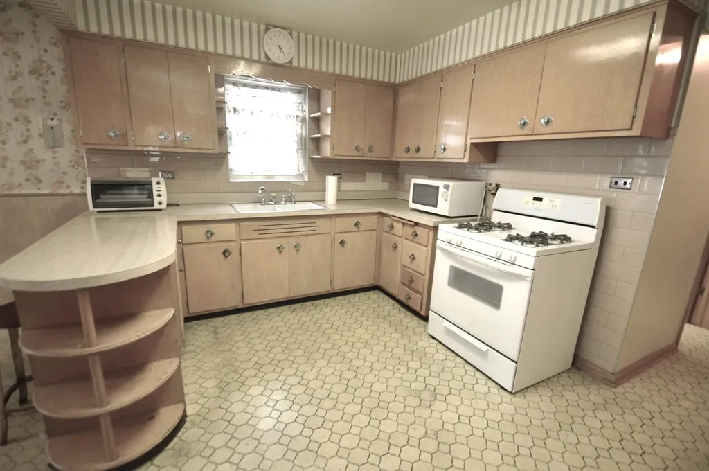 5625 South Kilbourn Avenue Chicago IL 60629