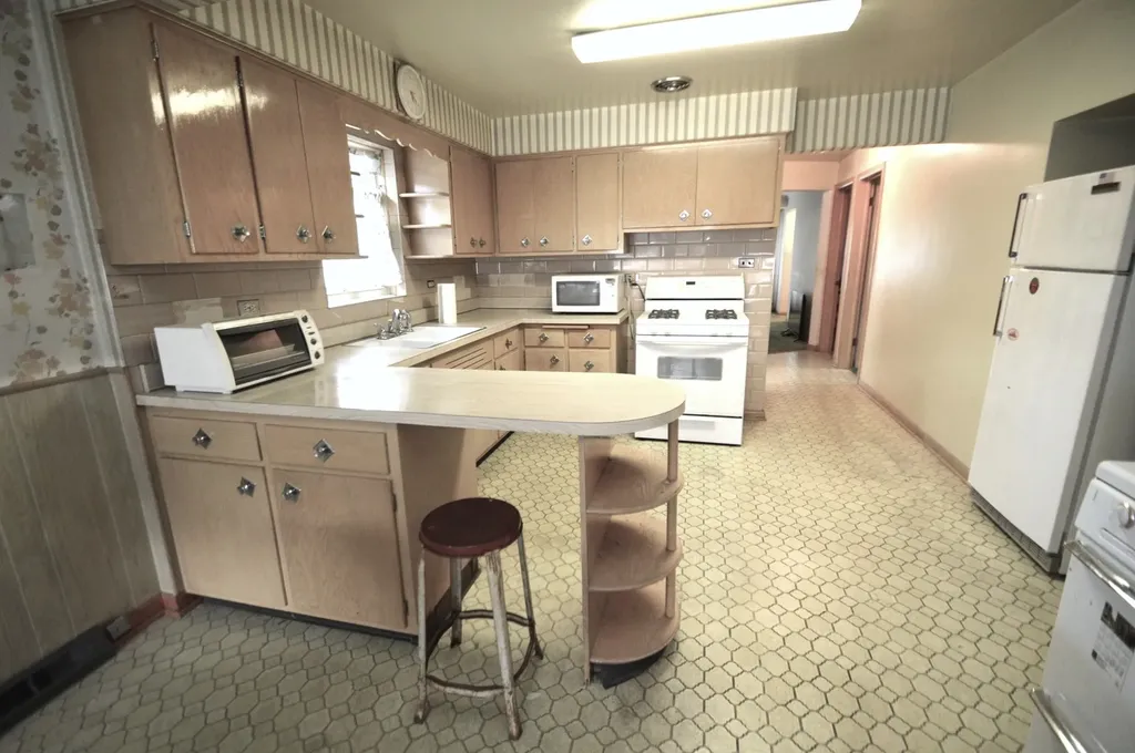 5625 South Kilbourn Avenue Chicago IL 60629