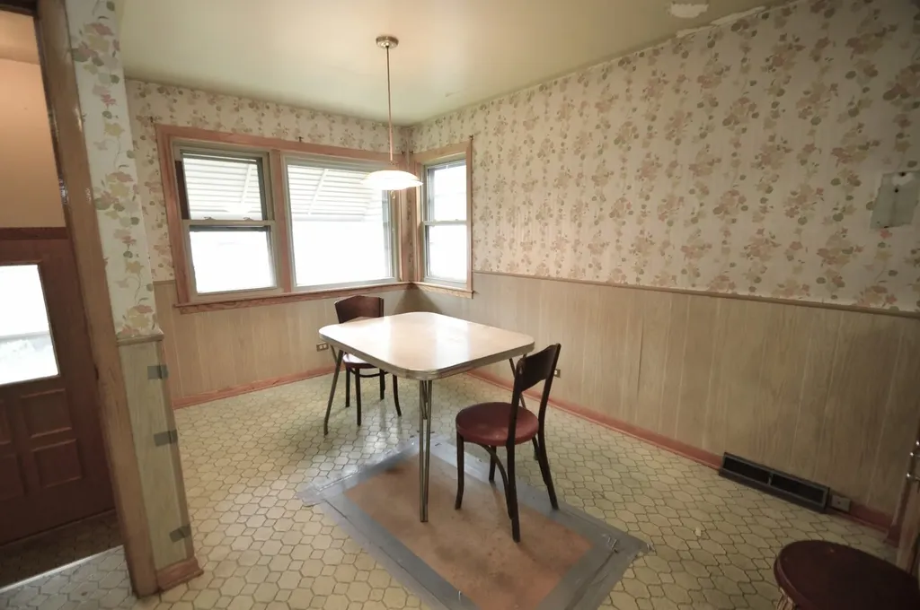 5625 South Kilbourn Avenue Chicago IL 60629