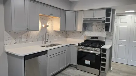 1688 Queensbury Circle Hoffman Estates IL 60169