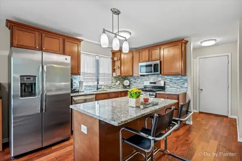 17 Hillcrest Avenue Fox Lake IL 60020
