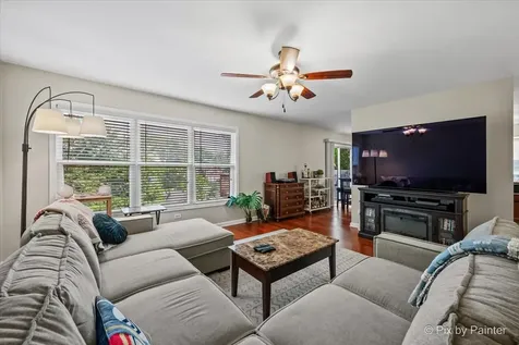 17 Hillcrest Avenue Fox Lake IL 60020
