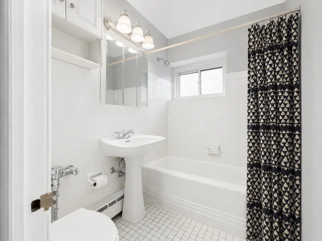 4960 North Marine Drive Chicago IL 60640