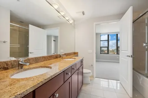 200 North Jefferson Street Chicago IL 60661