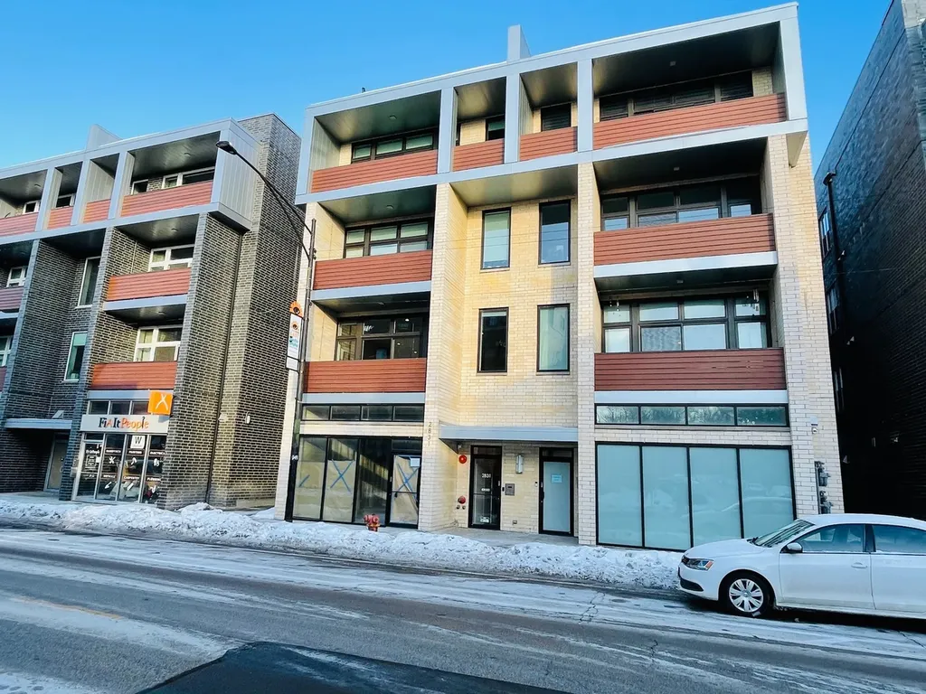 2831 North Halsted Street Chicago IL 60657