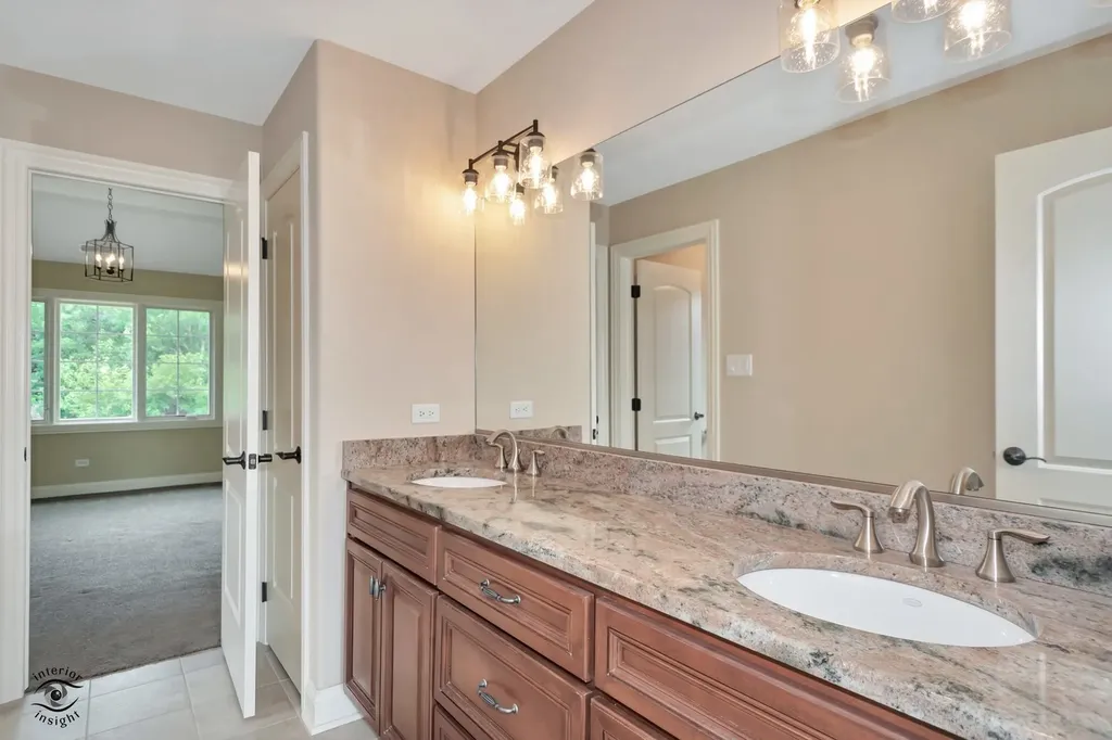 8834 Carefree Avenue Orland Park IL 60462