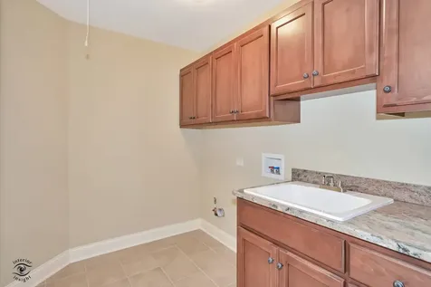 8834 Carefree Avenue Orland Park IL 60462