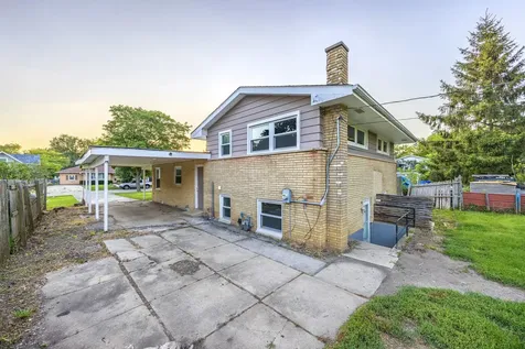2919 Ezekiel Avenue Zion IL 60099