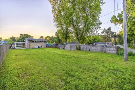 2919 Ezekiel Avenue Zion IL 60099