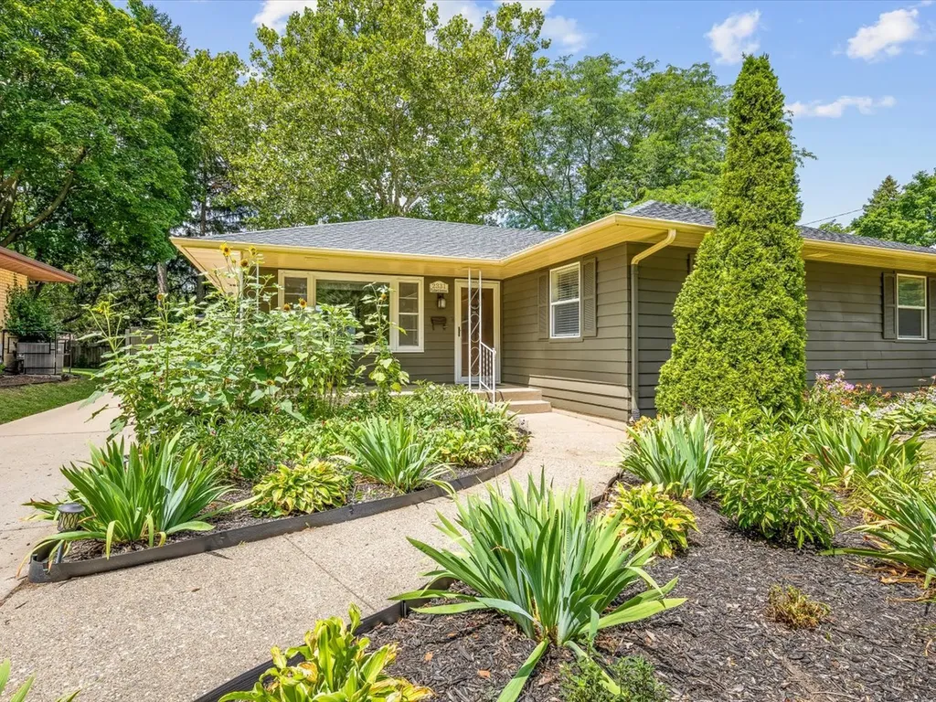2331 Richard Avenue Rockford IL 61108
