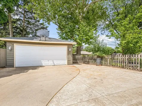 2331 Richard Avenue Rockford IL 61108