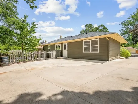 2331 Richard Avenue Rockford IL 61108