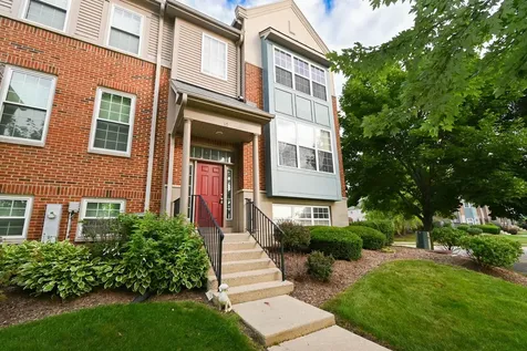 35 Thomas Court Grayslake IL 60030
