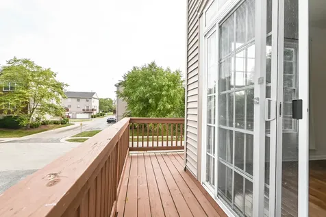 35 Thomas Court Grayslake IL 60030