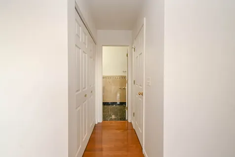 35 Thomas Court Grayslake IL 60030