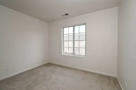 35 Thomas Court Grayslake IL 60030