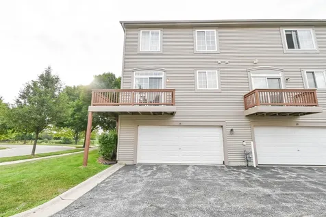 35 Thomas Court Grayslake IL 60030