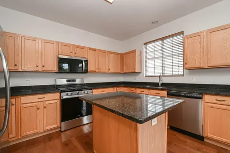 35 Thomas Court Grayslake IL 60030