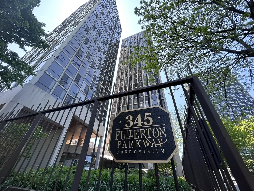 345 West Fullerton Parkway Chicago IL 60614