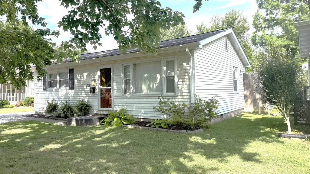 506 North Indiana Avenue Salem IL 62881