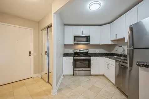 5320 North Sheridan Road Chicago IL 60640