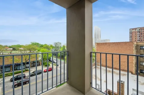 5320 North Sheridan Road Chicago IL 60640