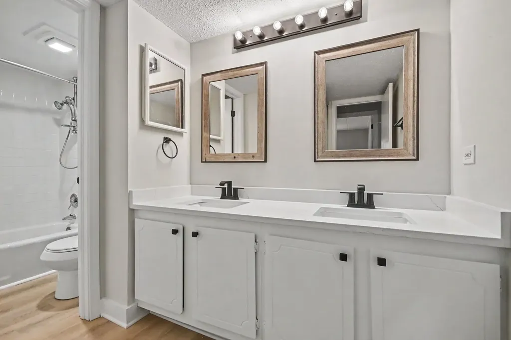 108 East Bailey Road Naperville IL 60565