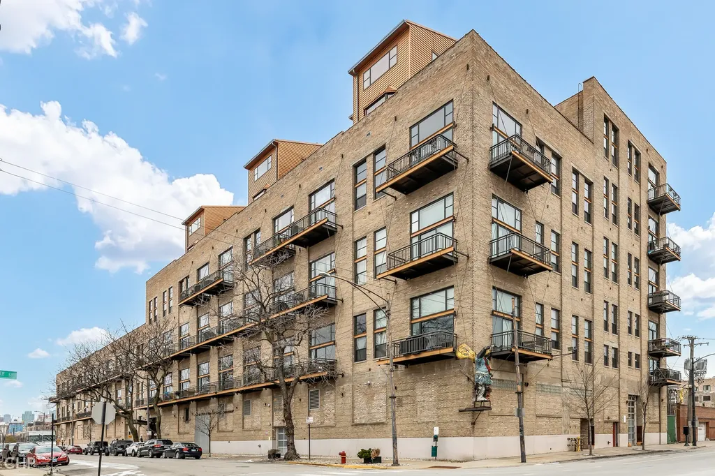 2545 South Dearborn Street Chicago IL 60616