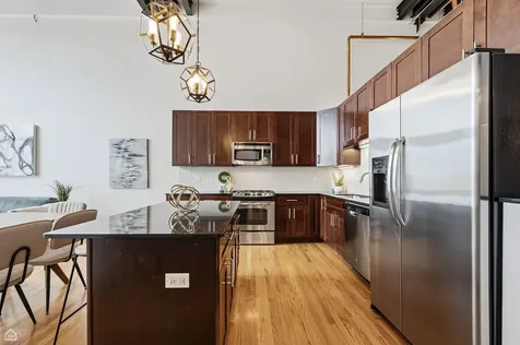 2545 South Dearborn Street Chicago IL 60616