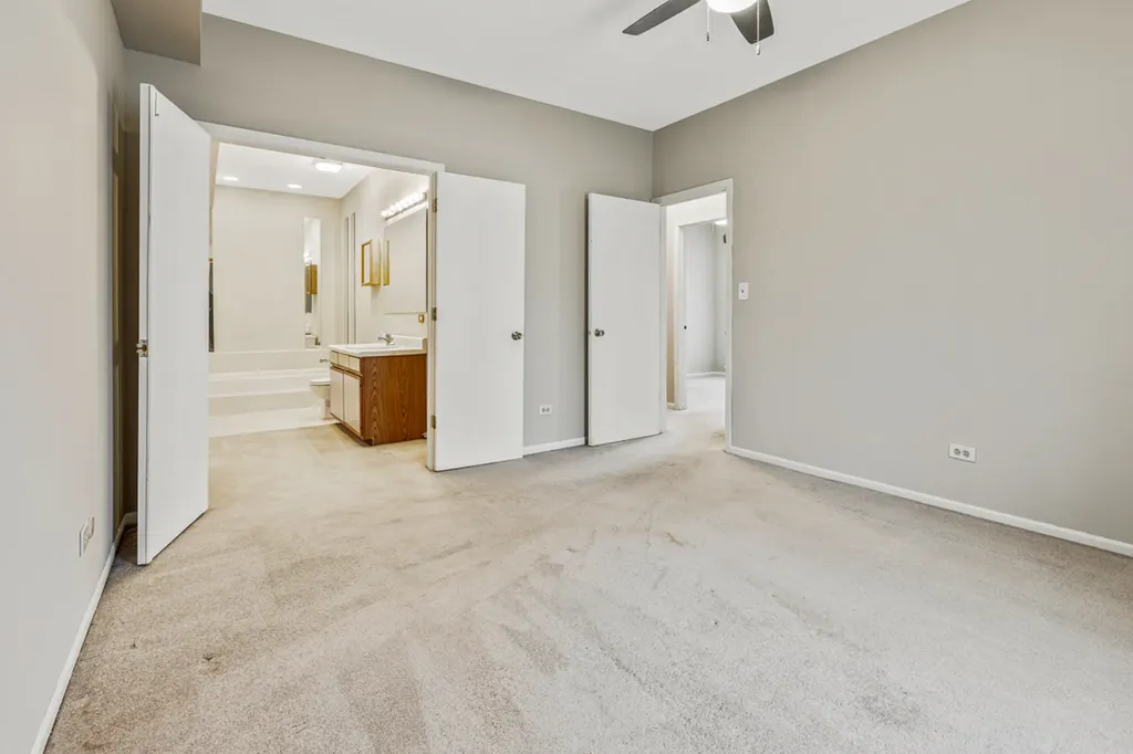 1665 Commodore Court Schaumburg IL 60193