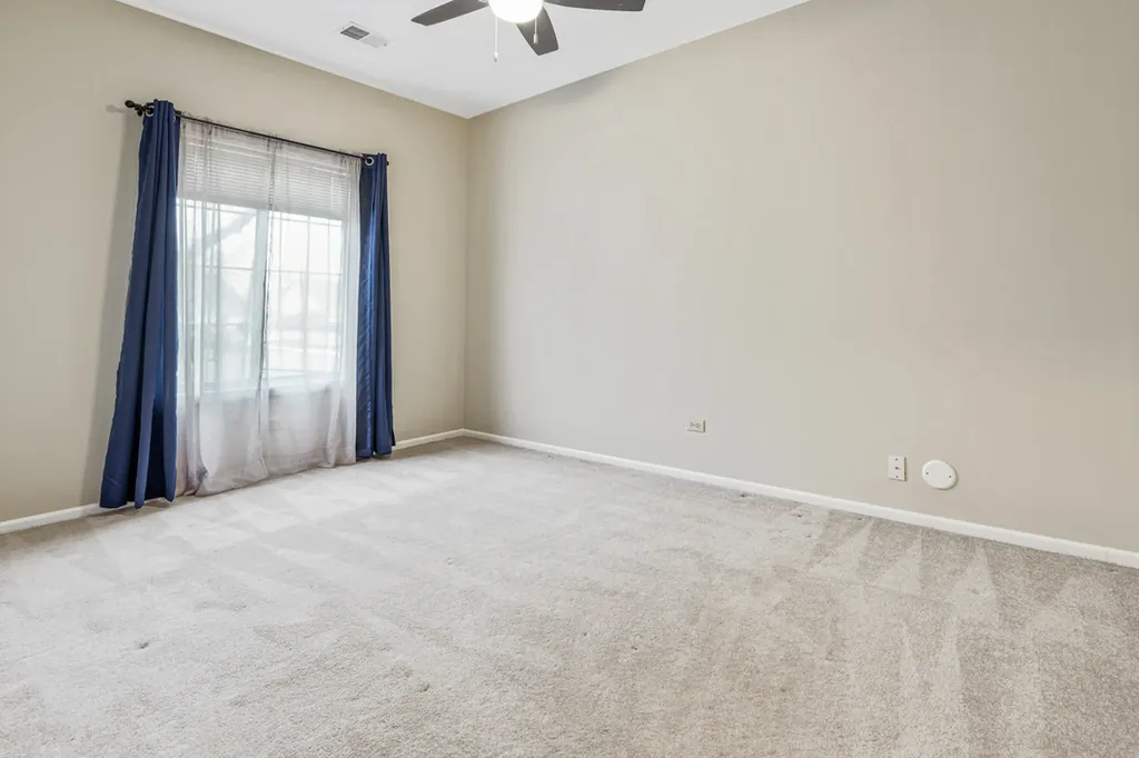 1665 Commodore Court Schaumburg IL 60193