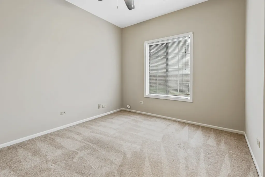 1665 Commodore Court Schaumburg IL 60193