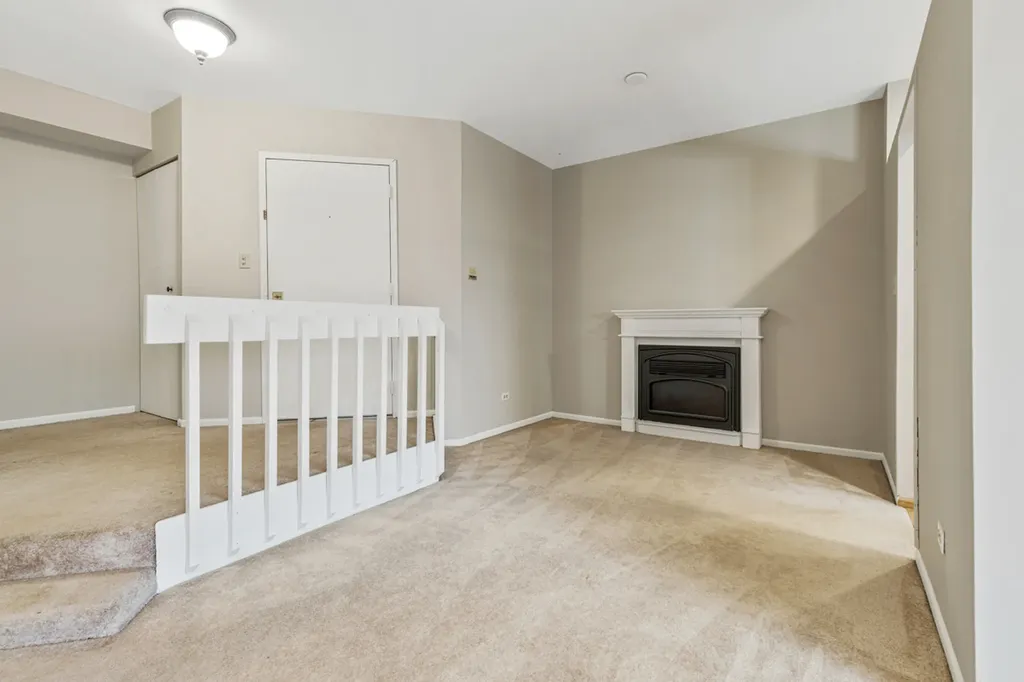 1665 Commodore Court Schaumburg IL 60193