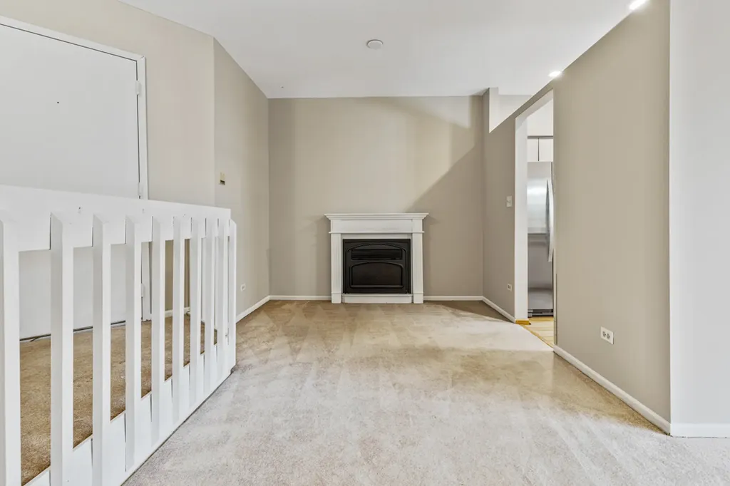 1665 Commodore Court Schaumburg IL 60193
