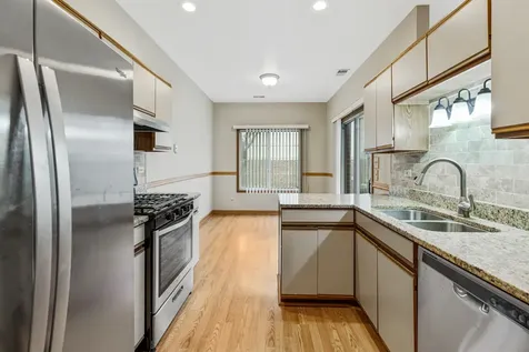 1665 Commodore Court Schaumburg IL 60193