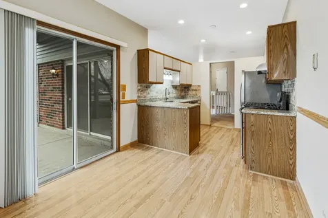 1665 Commodore Court Schaumburg IL 60193