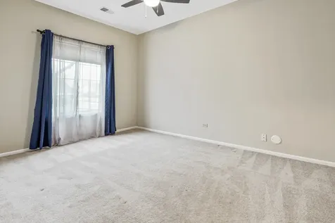 1665 Commodore Court Schaumburg IL 60193