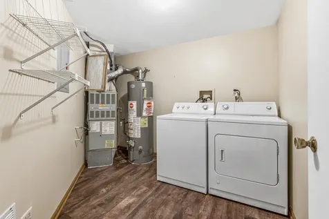 1665 Commodore Court Schaumburg IL 60193