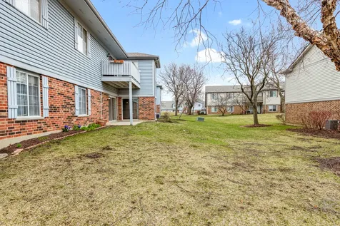1665 Commodore Court Schaumburg IL 60193
