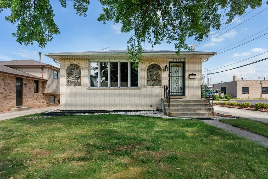 11033 Parkside Avenue Chicago Ridge IL 60415
