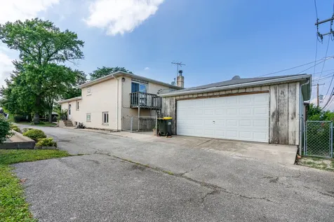 11033 Parkside Avenue Chicago Ridge IL 60415