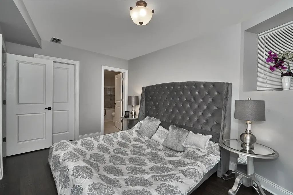 4520 South King Drive Chicago IL 60653