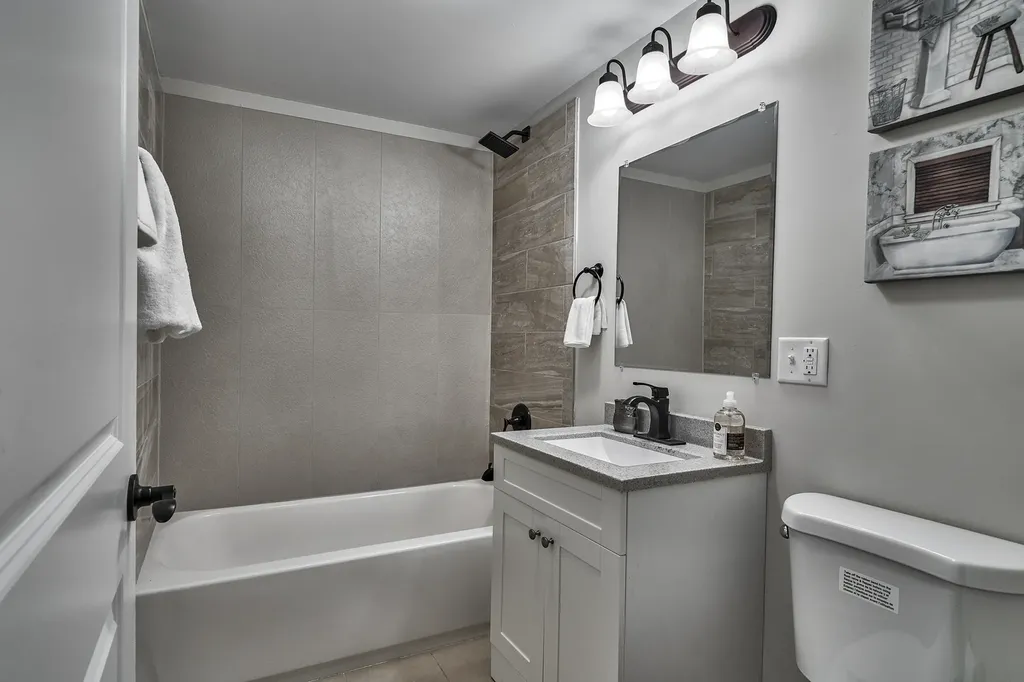 4520 South King Drive Chicago IL 60653