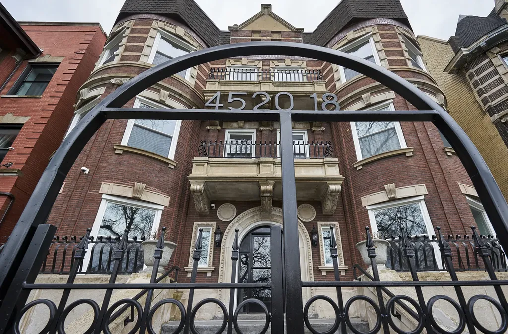 4520 South King Drive Chicago IL 60653
