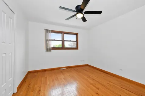 7048 Brementowne Road Tinley Park IL 60477