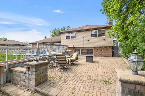 7048 Brementowne Road Tinley Park IL 60477