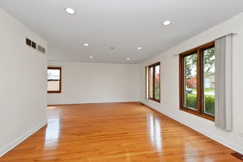 7048 Brementowne Road Tinley Park IL 60477