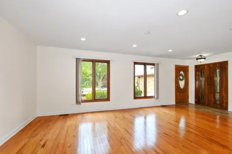 7048 Brementowne Road Tinley Park IL 60477