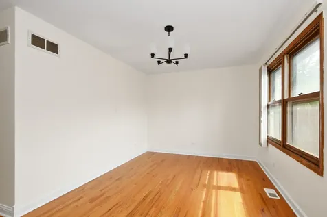7048 Brementowne Road Tinley Park IL 60477